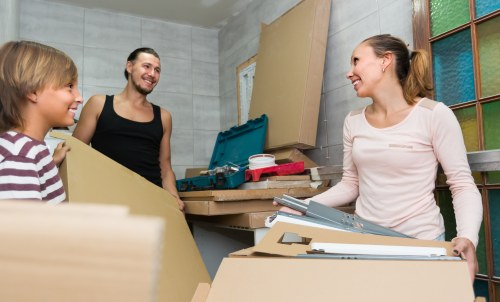 Movers planning a local home removal in Oakleigh Park