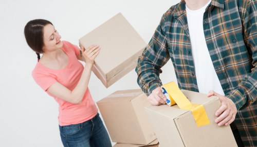 Commercial moving truck support for Oakleigh Park businesses
