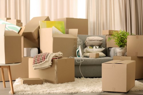Professional packing and moving assistance for Oakleigh Park customers